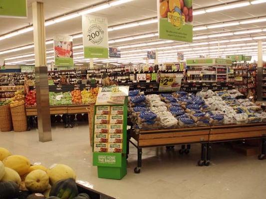 Right next to produce is beer & wine. Lots of choices, if you like that stuff.