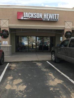 Bienvenidos a Jackson Hewitt! Haga una cita y lo atenderemos para preparar su Formulario de Impuestos!