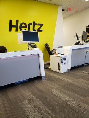 Hertz Car Rental - Omaha - South st Court