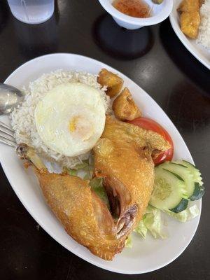 Fried chicken with white rice