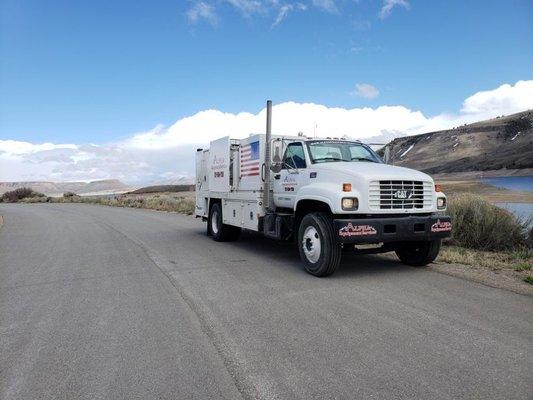 Mobile lube truck