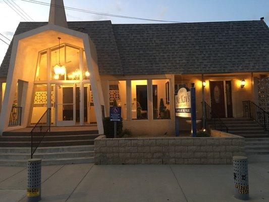 McKay's Family Mortuary Chapel of Palms (Newly Renovated Chapel)