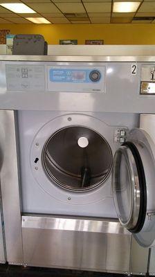 Ex-large washer that holds approximately 5 regulars size laundry baskets.