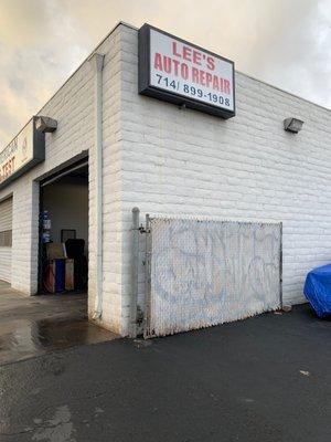 Lee's Auto Repair