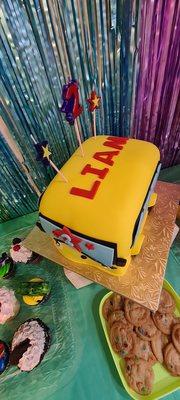 Bus cake