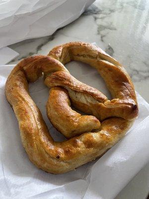 regular pretzel, no salt