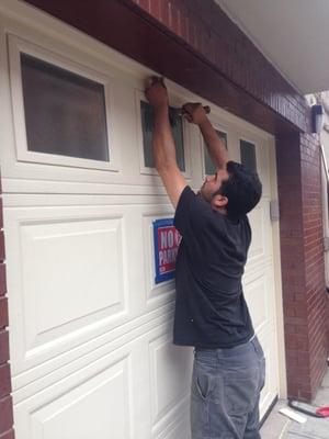 avi installing the molding/ weather strips