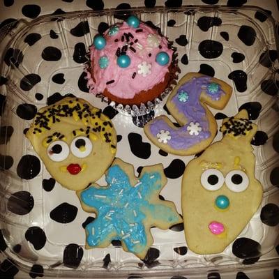 Cute cookie creations from a fun birthday party here