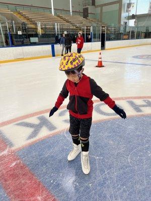 Skating all by himself, great job!!!