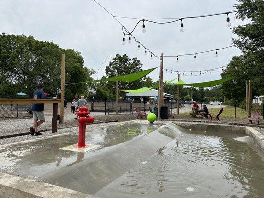 Splash pad with fountains