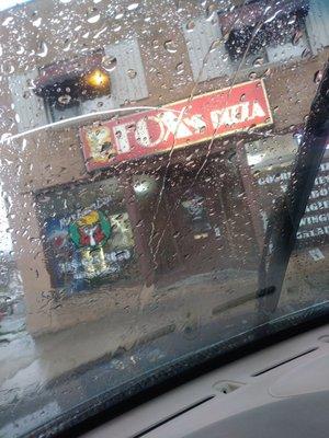 Fox's Pizza Den