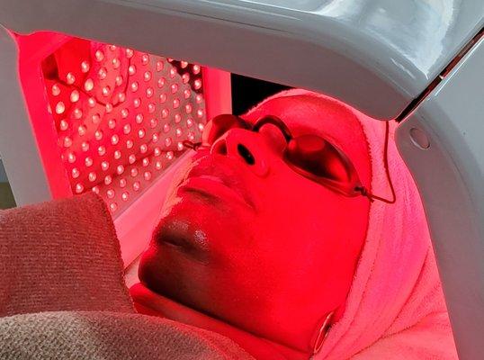 Anti Aging LED Facial