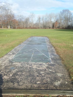 Shuffleboard court