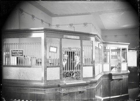 Bank Teller 1910