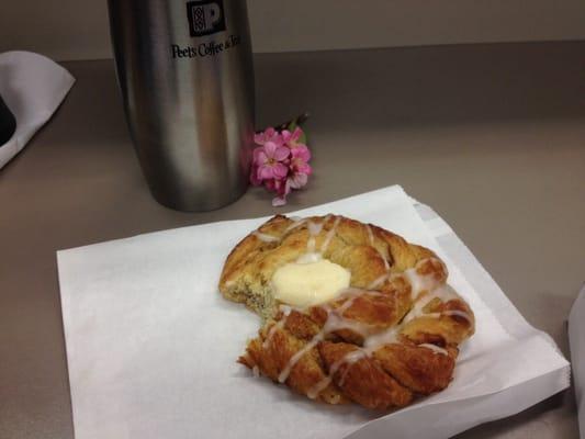 What a sad little amount of cheese on my semi-stale cheese Danish. Tastes like bitter butter :(