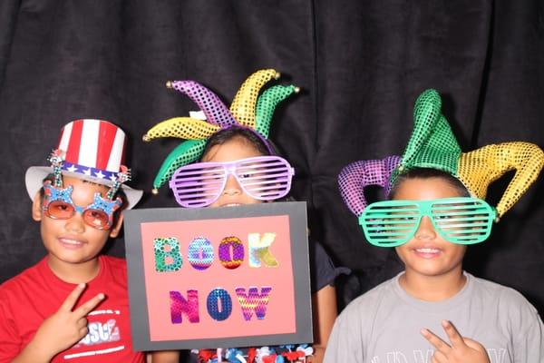 1touchphotobooth offers and creates lasting memories of your events/parties.