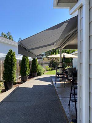 Retractable awning in Eagle Point, OR.