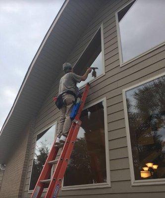 We work with home owners and realtors to clean windows, pressure wash, clean gutters, home services plus we hang Holiday lighting.