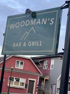 Woodman's Bar & Grill