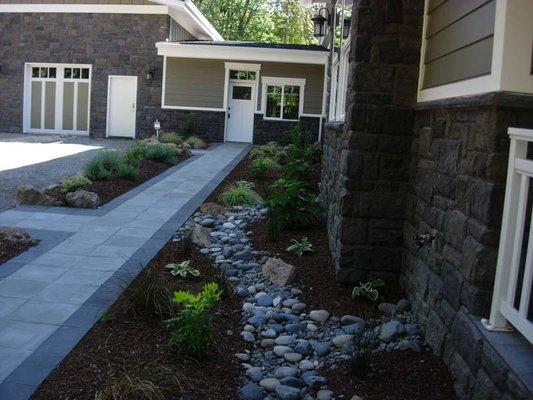 MacArthur Landscape & Construction Pavers & Paths