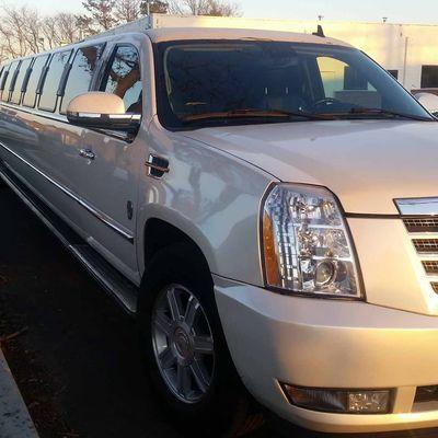 Call Now For the best limo, corporate, and event transport car service n this wedding season