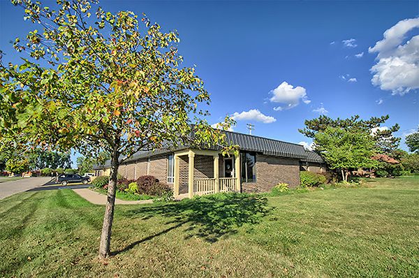 CENTURY 21 Affiliated Lansing, MI office exterior.