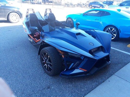 Slingshot R