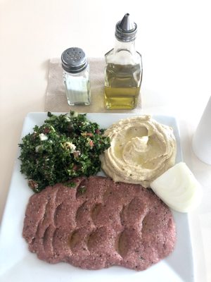 Kibbe Nayeh, tabbouleh and Hummus!