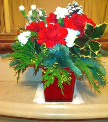 Making spirits bright Christmas arrangement