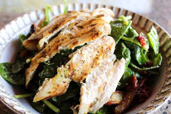 Grilled Chicken Spinach Vegetable Salad