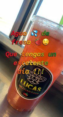 Agua  de fruta  fresa