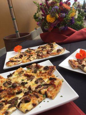 Mushroom and smoked Gouda flat bread.