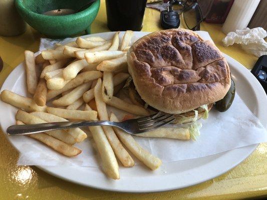 Cheeseburger combo.