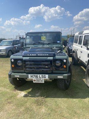 Fun looking at all the Old Defenders at Austin RoverWorks.