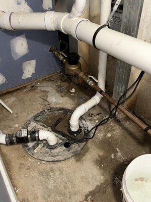 Waste Ejector Pump Not Sealed - This is an environmental hazard and should be reapired by a plumber.