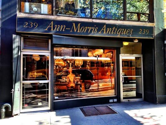 Ann-Morris Antiques