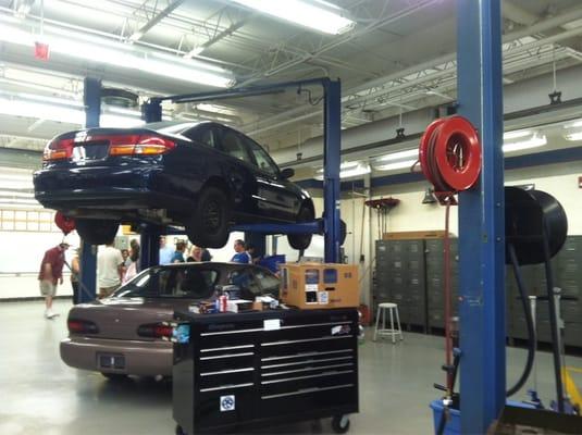 inside the auto shop class