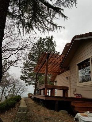 Cedar deck & pergola in Eagle Point.