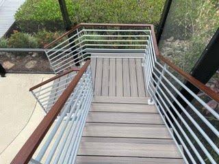 Horizontal stair railing