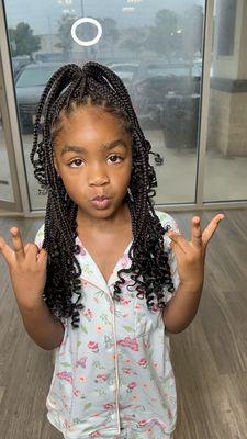 Kid knotless braids