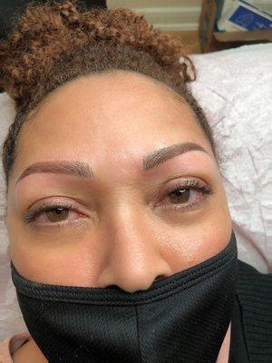 Microblading brows