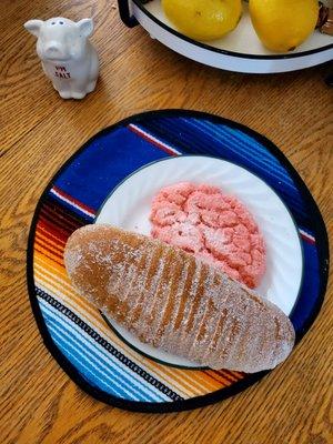 So fresh and very delicious! They have yet to disappoint with their pan dulce!! Your bakers do a great job on their bread!