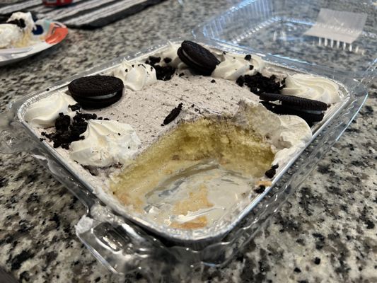 The worst so called "Oreo Tres Leche" ever! SUPER DRY! I don't think they know what TRES LECHE means