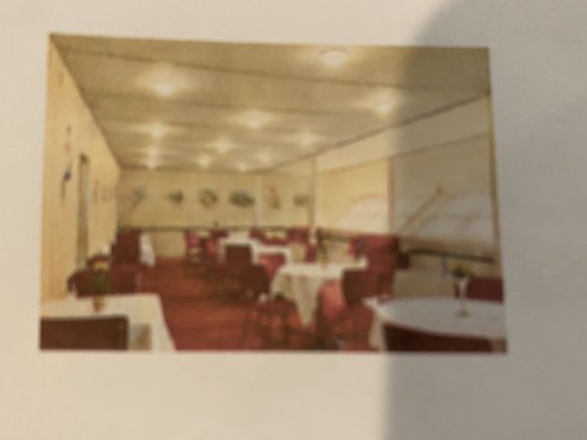 Picture of the dining room on board the Hindenburg