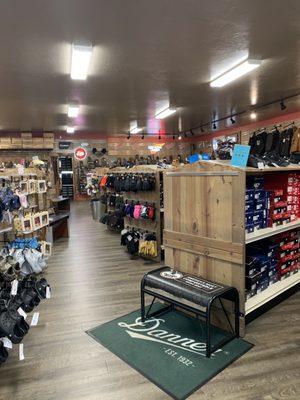 Very clean, organized and great selection of shoes and boots.