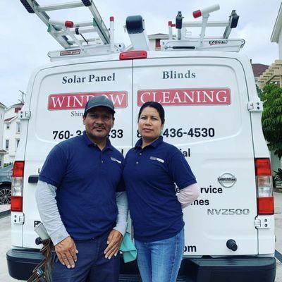 My name is José Luis, and my wife, Lulu.
We personally come to your house 
for your window cleaning service.