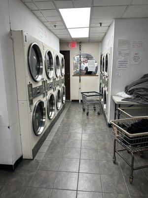 Metro Laundromat