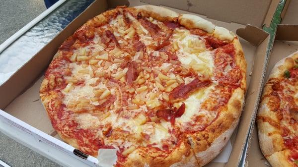 bacon pineapple pizza