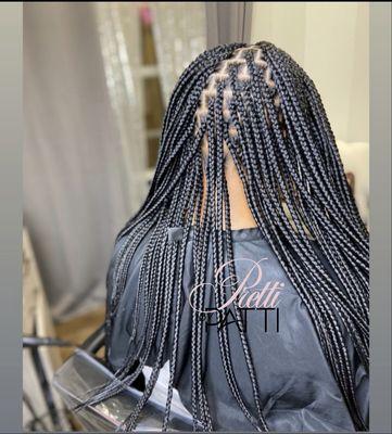 Knotless braids