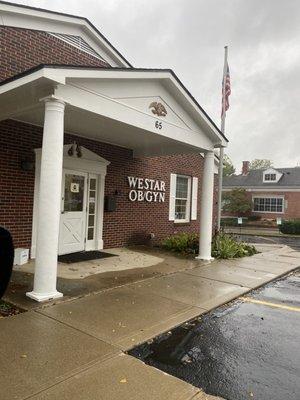 Front entrance to Westar OB/GYN